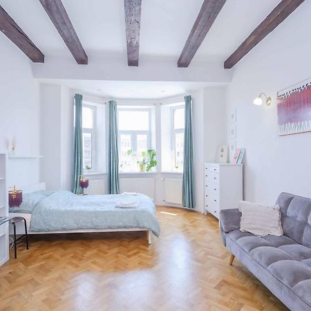 Cozy & Spacious Family Stay Near Train Station Bratysława Zewnętrze zdjęcie